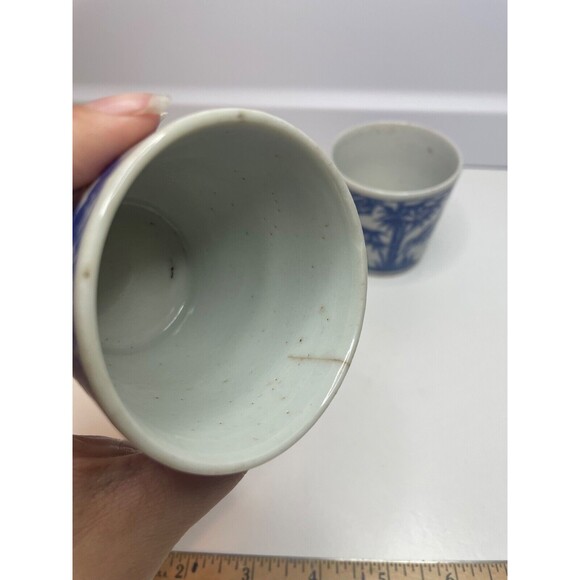 2 Antique Imari Porcelain Soba Choko Cups White BLUE about 2.5 inches tall - Picture 7 of 11